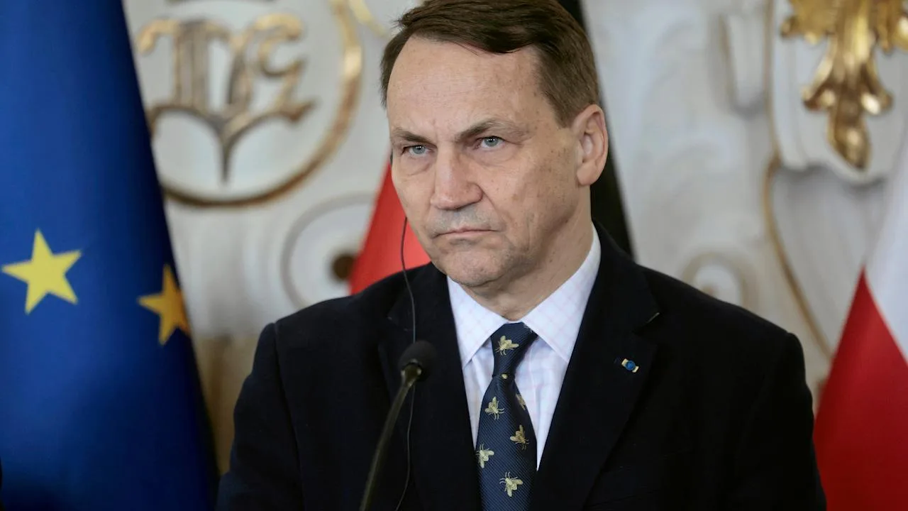 Image attached to Ukrainska Pravda's Telegram post on Polish Foreign Minister Radosław Sikorski's remarks on Russian hybrid attacks
